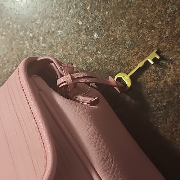 Fossil Brand- Jasmine Flap Crossbody in Pink - Picture 2 of 9